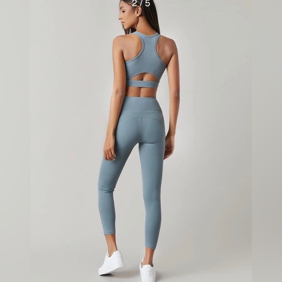SHEIN Workout set - Picture 2 of 5